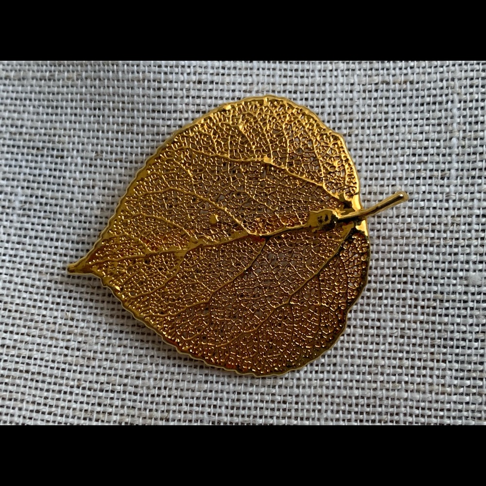 Gold Tone Textured Cottonwood Leaf Pin Brooch